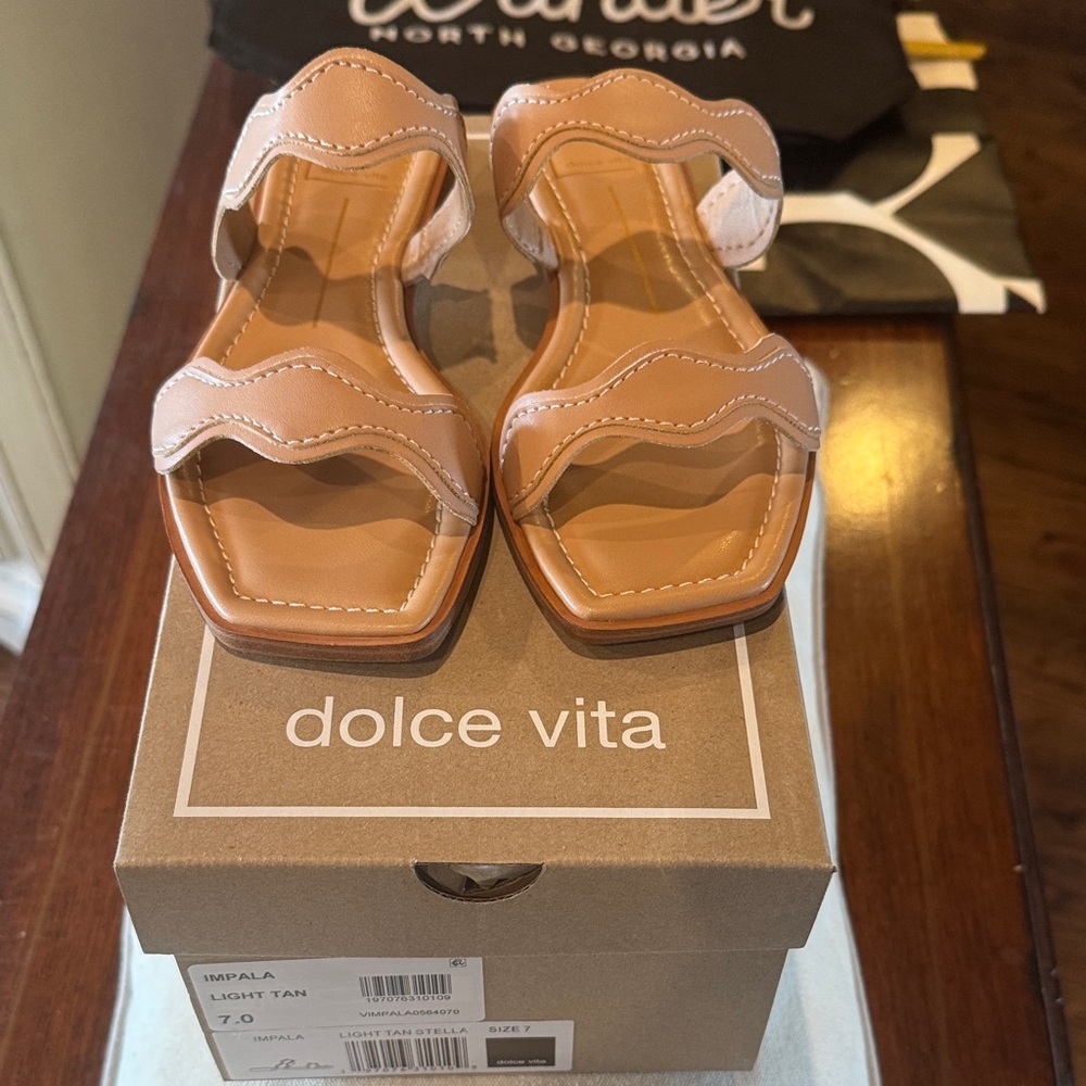Dolce Vita Tan Women's Sandals size 7 NEW IN BOX!
